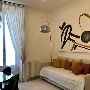 casa-giussano-elegante-bilocale-in-centro.italymilanhotels.net/